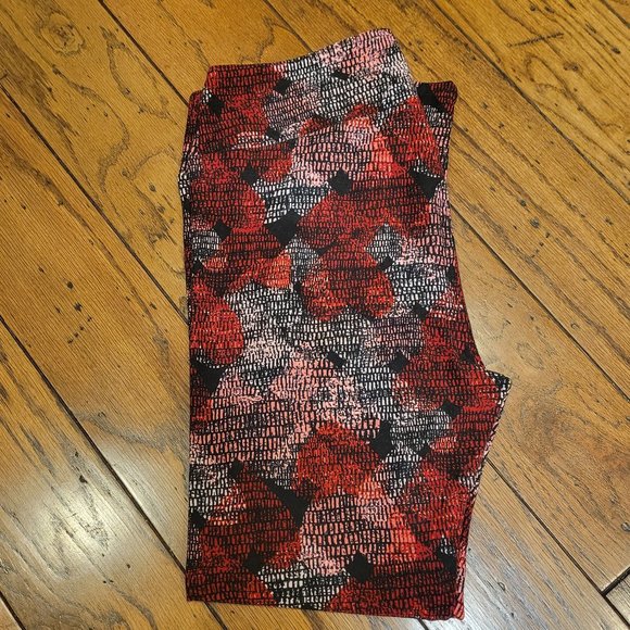LuLaRoe Heart Leggings (Tall & Curvy) - Picture 1 of 6